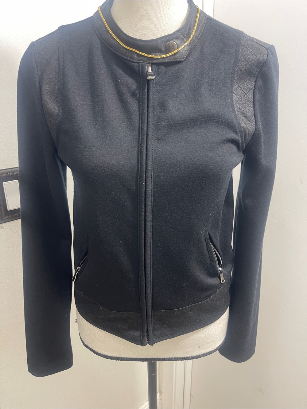 Black Metaphors Women's Zip-Front Jacket - Sleek Everyday Layer